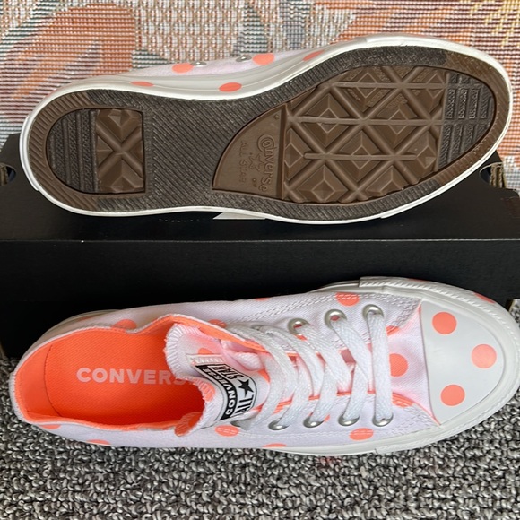 Converse WMNS 560629F
CTAS OX
WHITE/CRIMSON PULS Sneakers - Picture 4 of 16